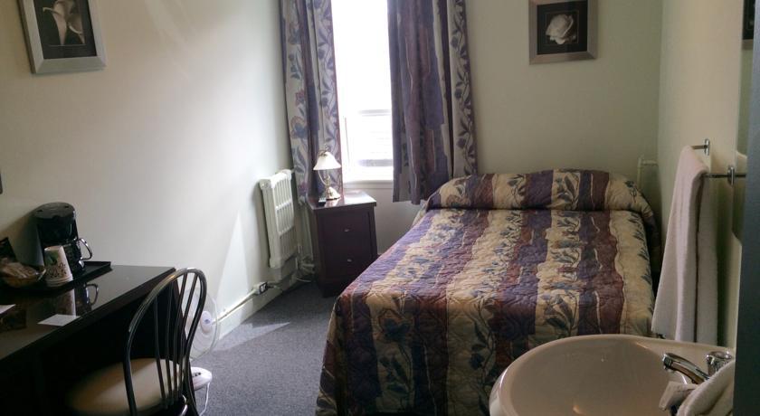 Auberge Centre Ville Chicoutimi Chambre photo
