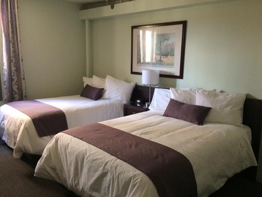 Auberge Centre Ville Chicoutimi Extérieur photo